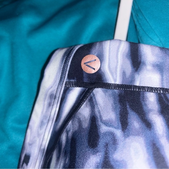 Lane Bryant Livi navy/lilac underWire tie dye Sports Bra 42DD exercise workout - Picture 4 of 4